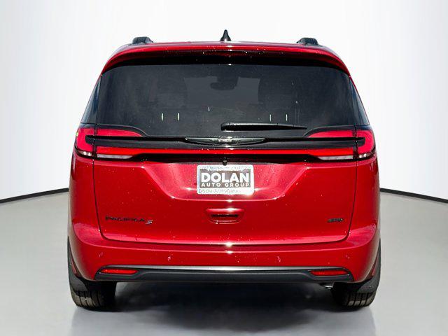 2026 Chrysler Pacifica Select AWD