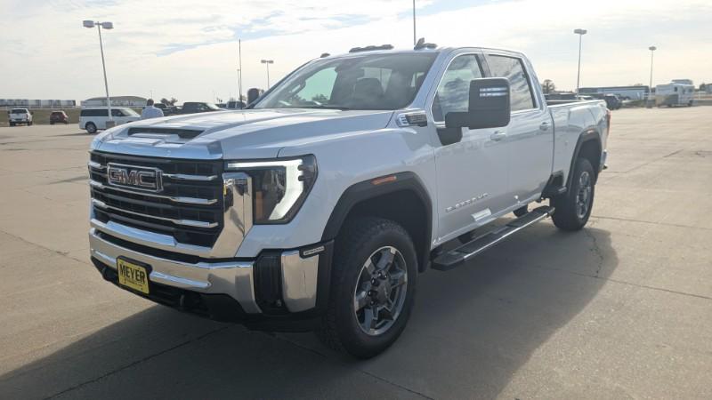 2026 GMC Sierra 2500HD Crew Cab, Standard Bed, SLE, 4WD