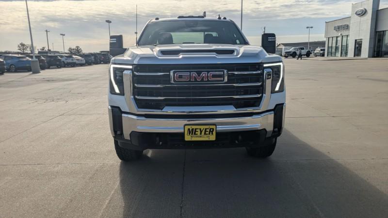2026 GMC Sierra 2500HD Crew Cab, Standard Bed, SLE, 4WD