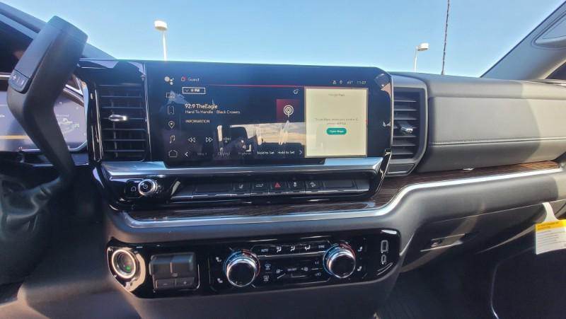 2026 GMC Sierra 2500HD Crew Cab, Standard Bed, SLE, 4WD