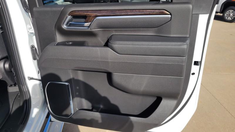 2026 GMC Sierra 2500HD Crew Cab, Standard Bed, SLE, 4WD