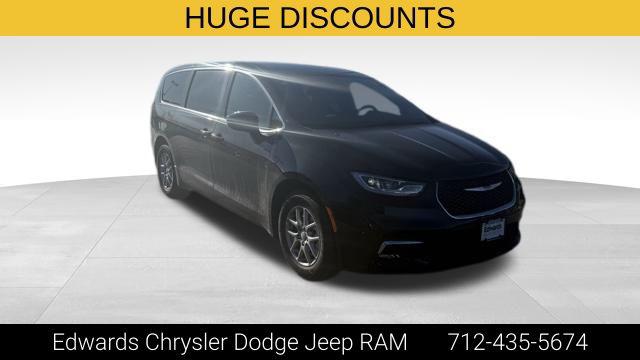 2026 Chrysler Pacifica Select for sale in Council Bluffs, IA