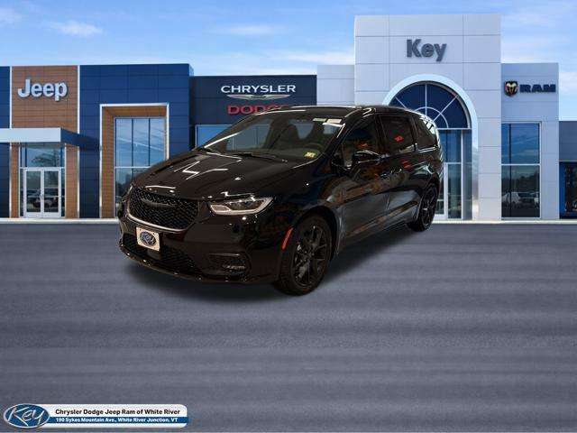 2026 Chrysler Pacifica Limited for sale in White River Junction, VT