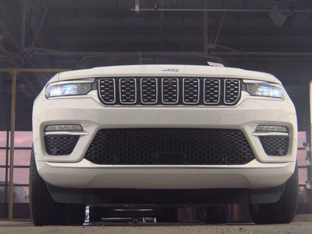2022 Jeep Grand Cherokee 4xe Summit 4x4 2022 Jeep Grand Cherokee 4xe Summit 4x4