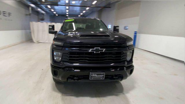 2024 Chevrolet Silverado 2500HD 4WD Crew Cab Standard Bed Custom