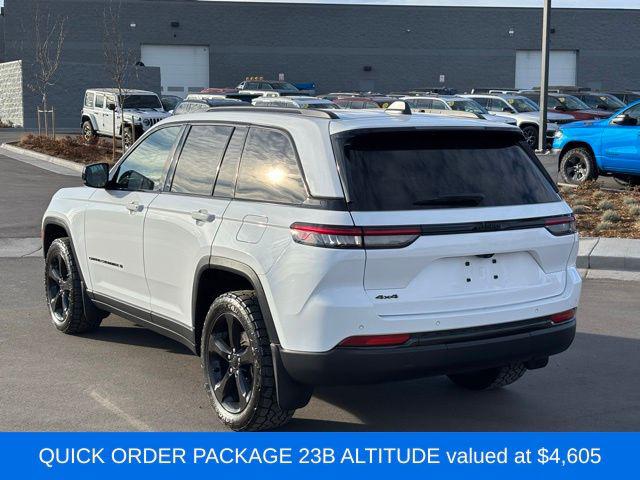 2023 Jeep Grand Cherokee Altitude 4x4 2023 Jeep Grand Cherokee Altitude 4x4