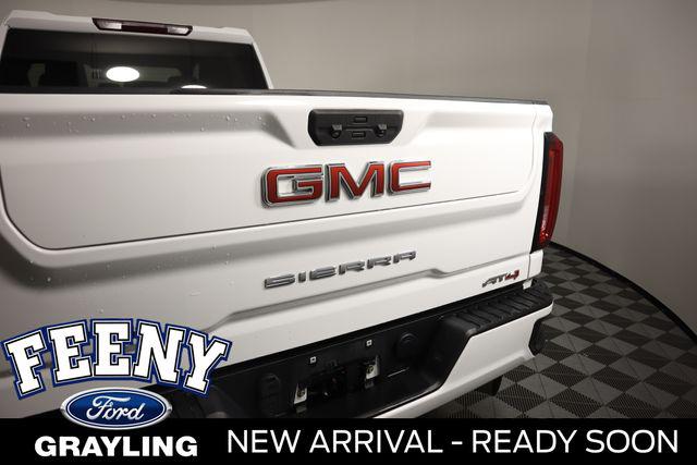 2022 GMC Sierra 2500HD 4WD Crew Cab Standard Bed AT4
