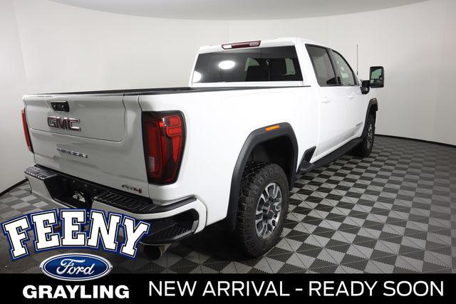 2022 GMC Sierra 2500HD 4WD Crew Cab Standard Bed AT4