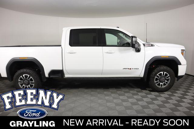 2022 GMC Sierra 2500HD 4WD Crew Cab Standard Bed AT4