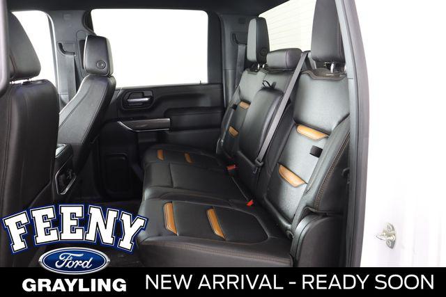 2022 GMC Sierra 2500HD 4WD Crew Cab Standard Bed AT4