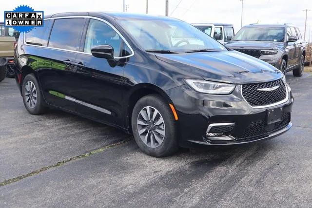 2024 Chrysler Pacifica Hybrid Select