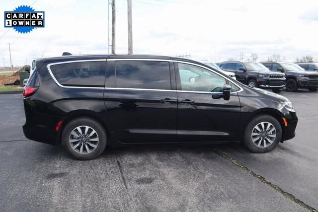 2024 Chrysler Pacifica Hybrid Select