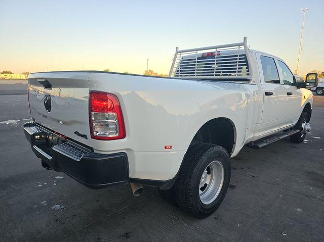 2024 RAM 3500 Tradesman Crew Cab 4x4 8 Box