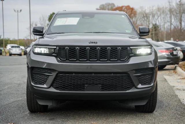 2022 Jeep Grand Cherokee Altitude 4x4 2022 Jeep Grand Cherokee Altitude 4x4