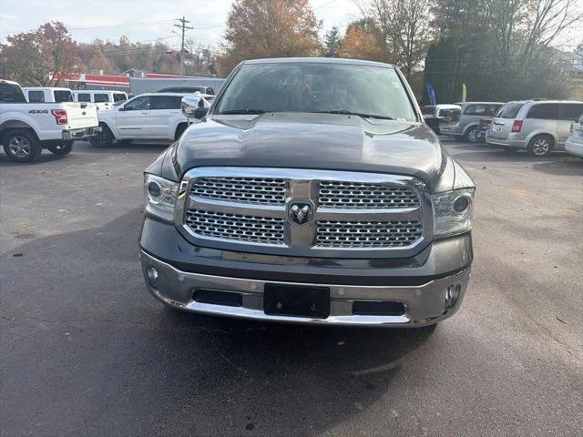 2018 RAM 1500 Laramie Crew Cab 4x4 57 Box 2018 RAM 1500 Laramie Crew Cab 4x4 57 Box
