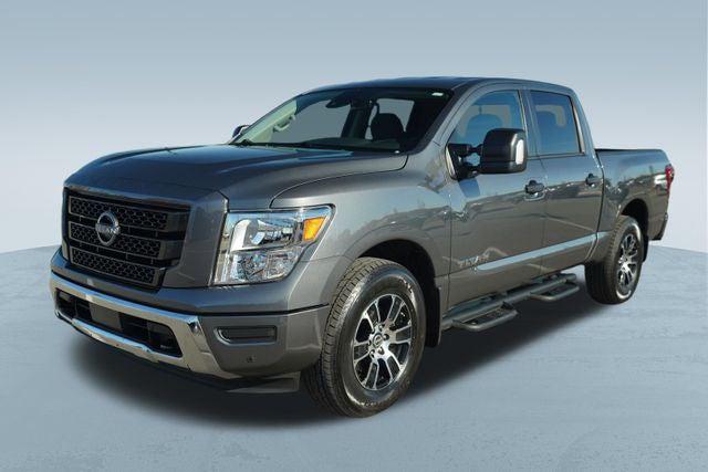 2024 Nissan TITAN Crew Cab SV 4x4