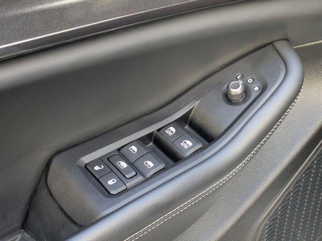 2023 Jeep Grand Cherokee Laredo 4x4