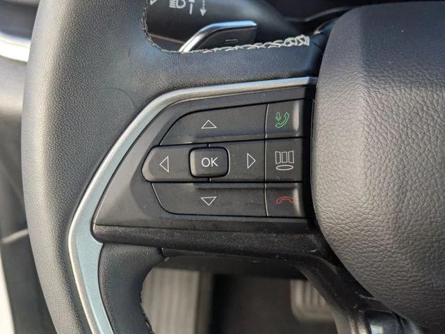 2023 Jeep Grand Cherokee Laredo 4x4