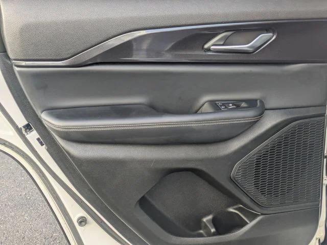 2023 Jeep Grand Cherokee Laredo 4x4