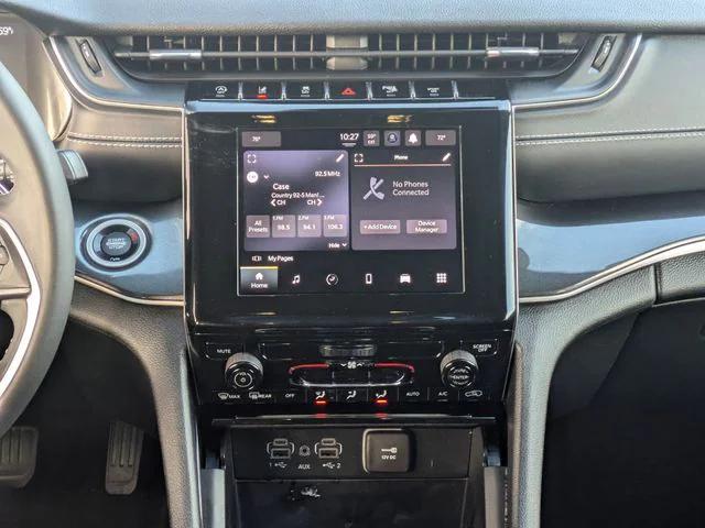 2023 Jeep Grand Cherokee Laredo 4x4