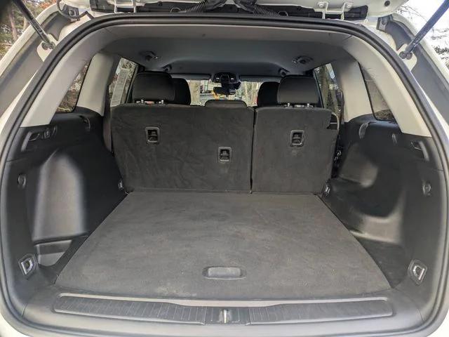 2023 Jeep Grand Cherokee Laredo 4x4