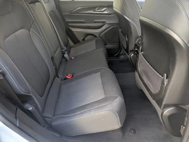 2023 Jeep Grand Cherokee Laredo 4x4