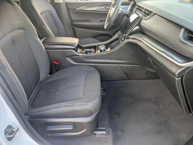 2023 Jeep Grand Cherokee Laredo 4x4