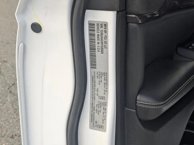 2023 Jeep Grand Cherokee Laredo 4x4