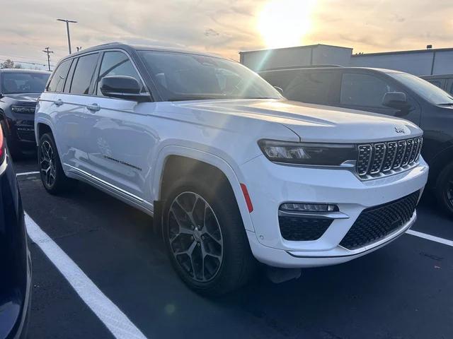 2022 Jeep Grand Cherokee Summit Reserve 4x4 2022 Jeep Grand Cherokee Summit Reserve 4x4