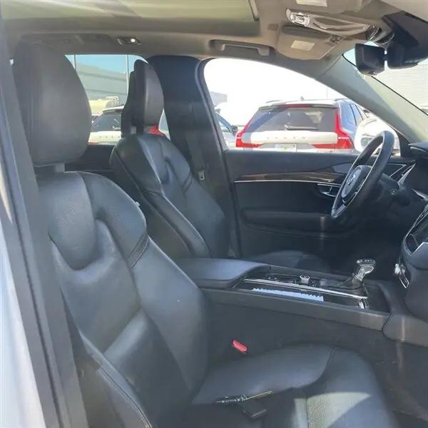 2016 Volvo XC90 T5 Momentum