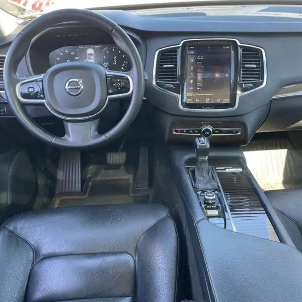 2016 Volvo XC90 T5 Momentum
