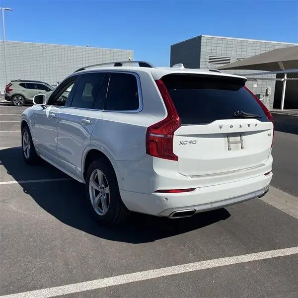 2016 Volvo XC90 T5 Momentum