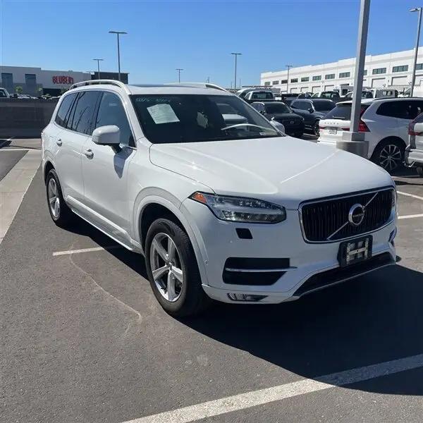 2016 Volvo XC90 T5 Momentum