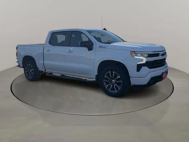2022 Chevrolet Silverado 1500 4WD Crew Cab Short Bed RST