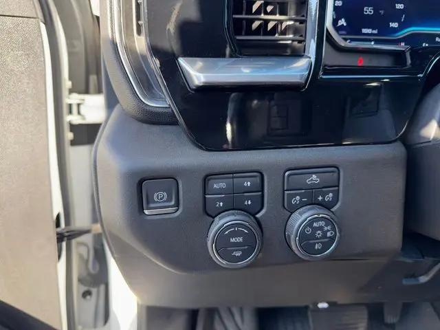 2022 Chevrolet Silverado 1500 4WD Crew Cab Short Bed RST