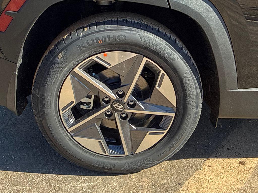 New 2026 Phantom Black HYUNDAI SEL FWD image 18