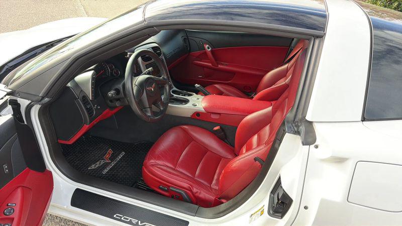2005 Chevrolet Corvette Base