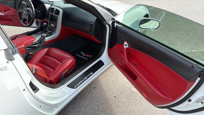 2005 Chevrolet Corvette Base