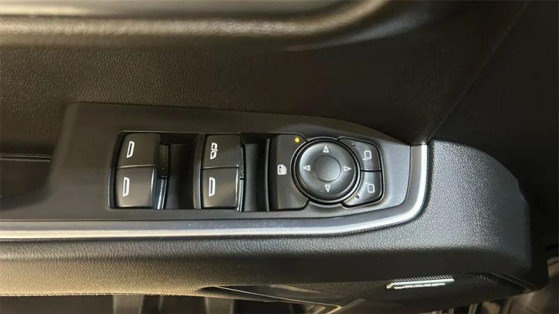 2022 Chevrolet Silverado 1500 4WD Crew Cab Standard Bed RST