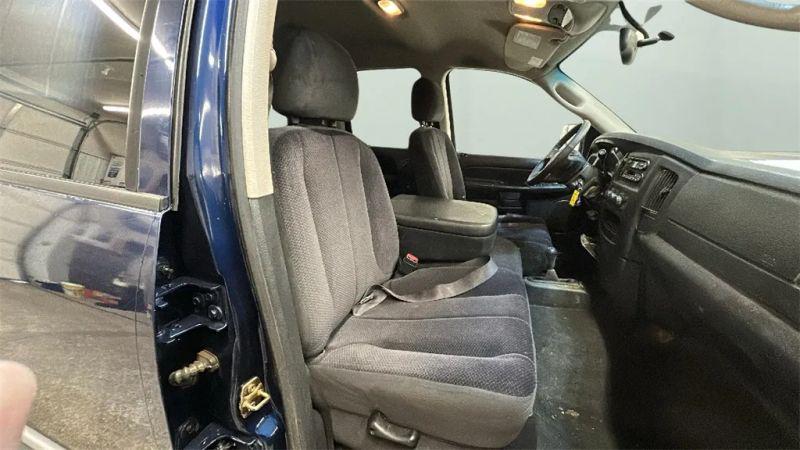 2004 Dodge Ram 3500 SLT/Laramie