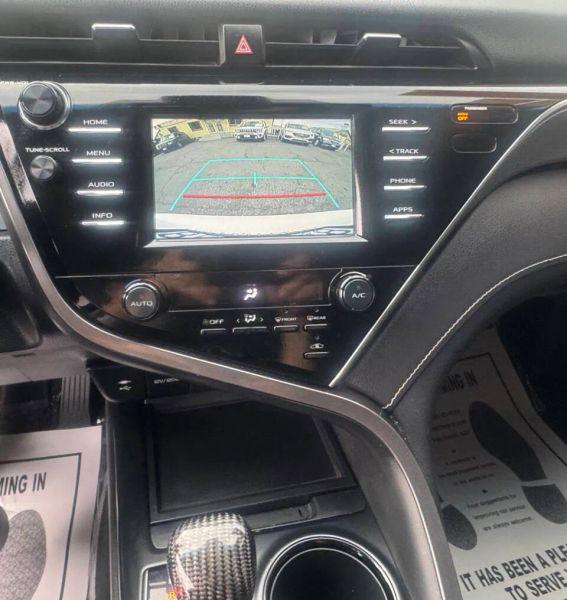 2018 Toyota Camry SE