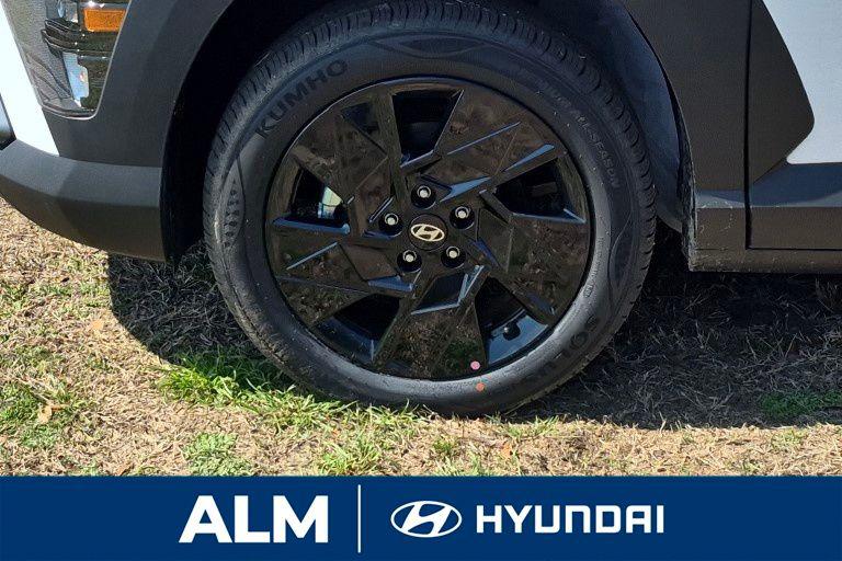New 2026 White HYUNDAI SEL Sport FWD image 12