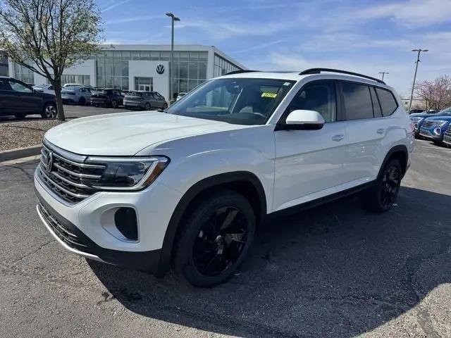 2026 Volkswagen Atlas SE with Technology for sale in Lee's Summit, MO