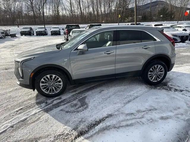 2024 Cadillac XT4 AWD Premium Luxury