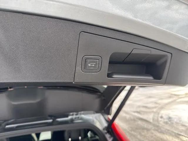 2024 Cadillac XT4 AWD Premium Luxury