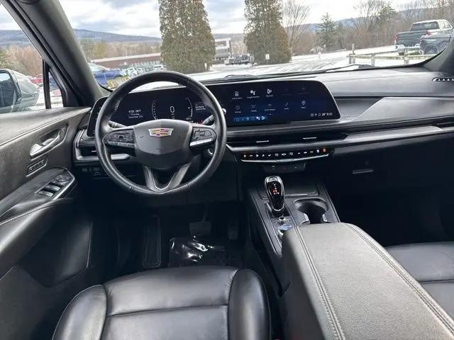 2024 Cadillac XT4 AWD Premium Luxury