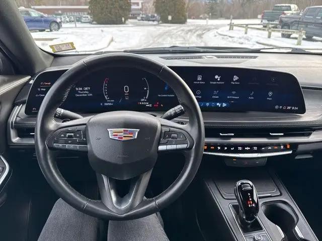 2024 Cadillac XT4 AWD Premium Luxury