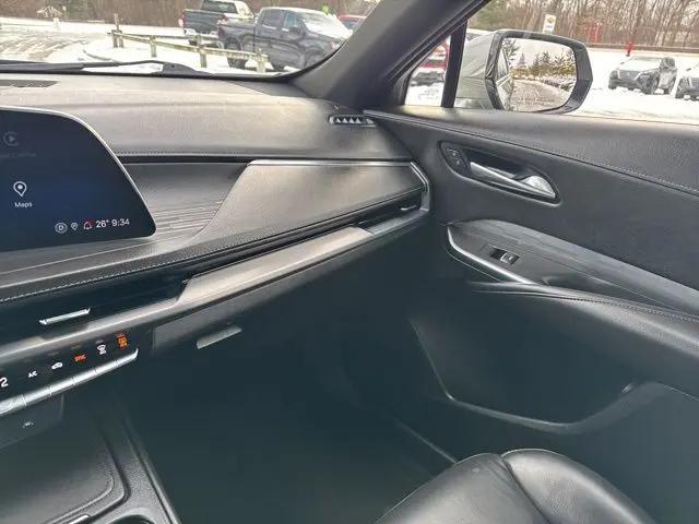 2024 Cadillac XT4 AWD Premium Luxury