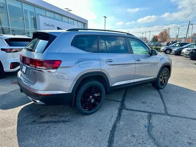 2026 Volkswagen Atlas SE with Technology