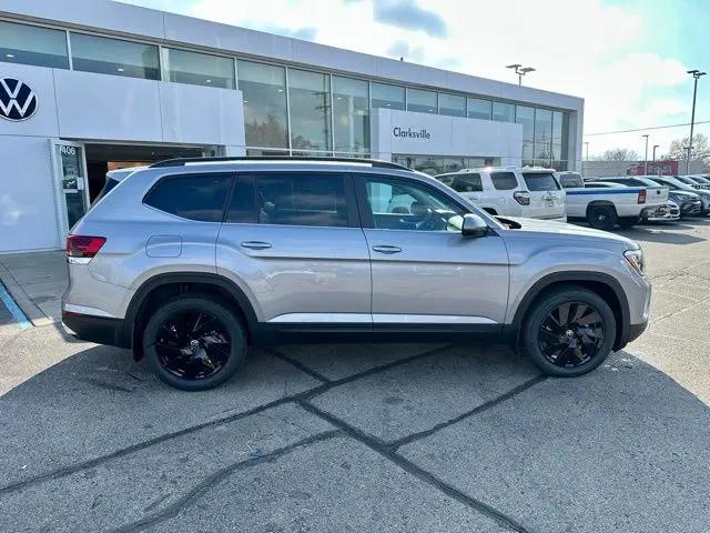 2026 Volkswagen Atlas SE with Technology